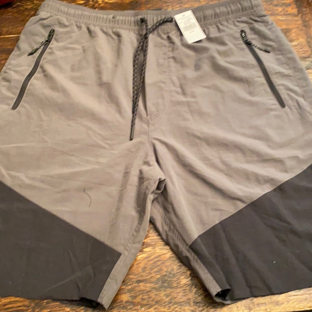 American Eagle nylon short medium